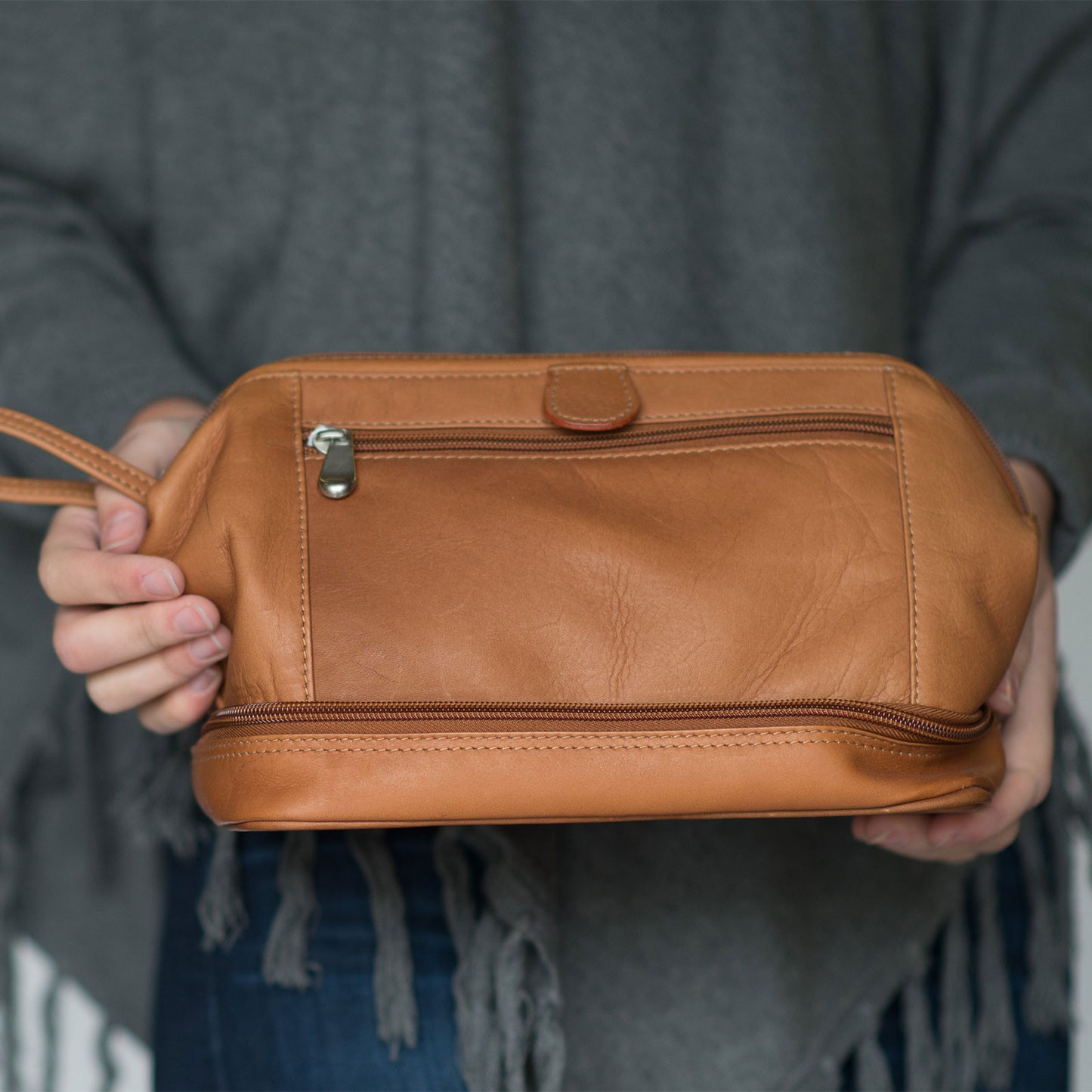 Leather Framed Travel Shaving Kit (Zip Bottom)